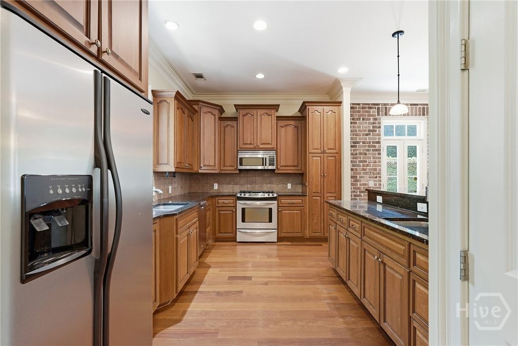 Image 14 of property listing at 464 Montgomery Street, Savannah, GA 31401