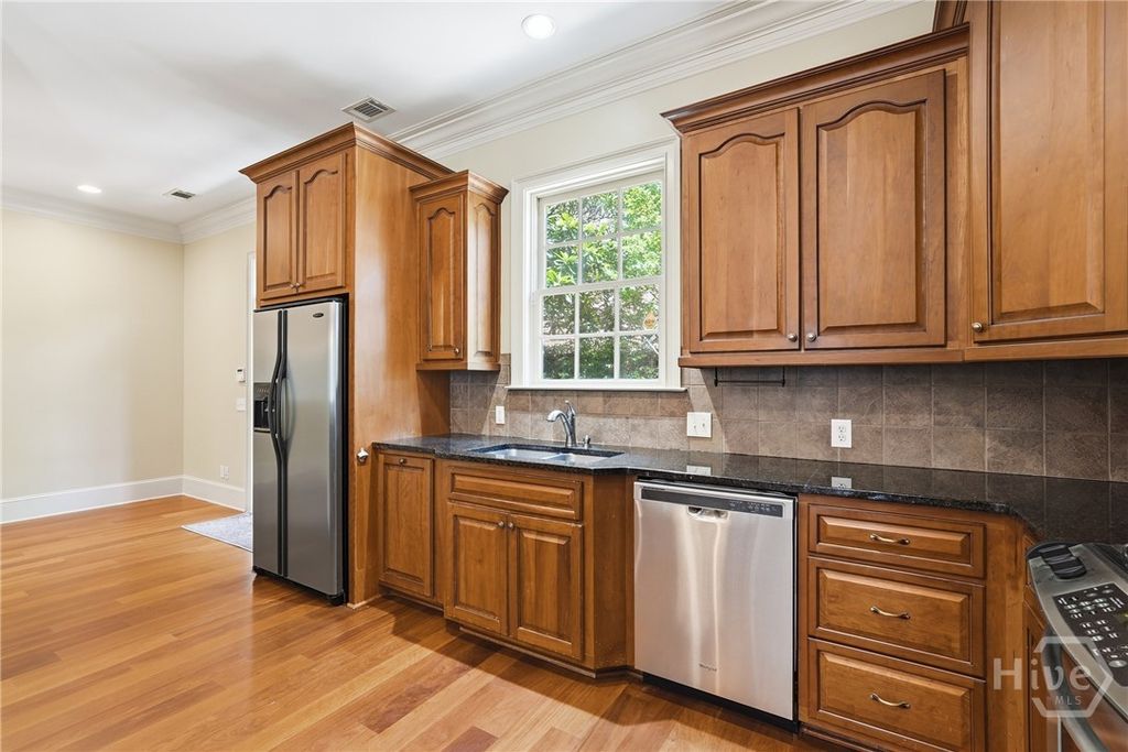 Image 17 of property listing at 464 Montgomery Street, Savannah, GA 31401