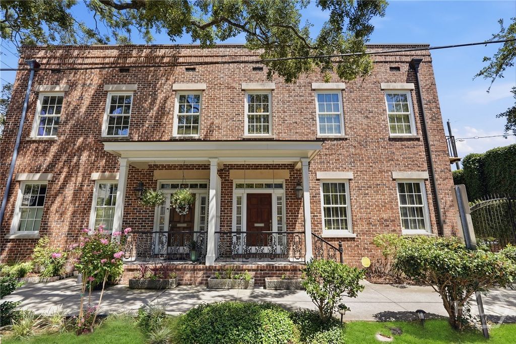 Image 2 of property listing at 464 Montgomery Street, Savannah, GA 31401