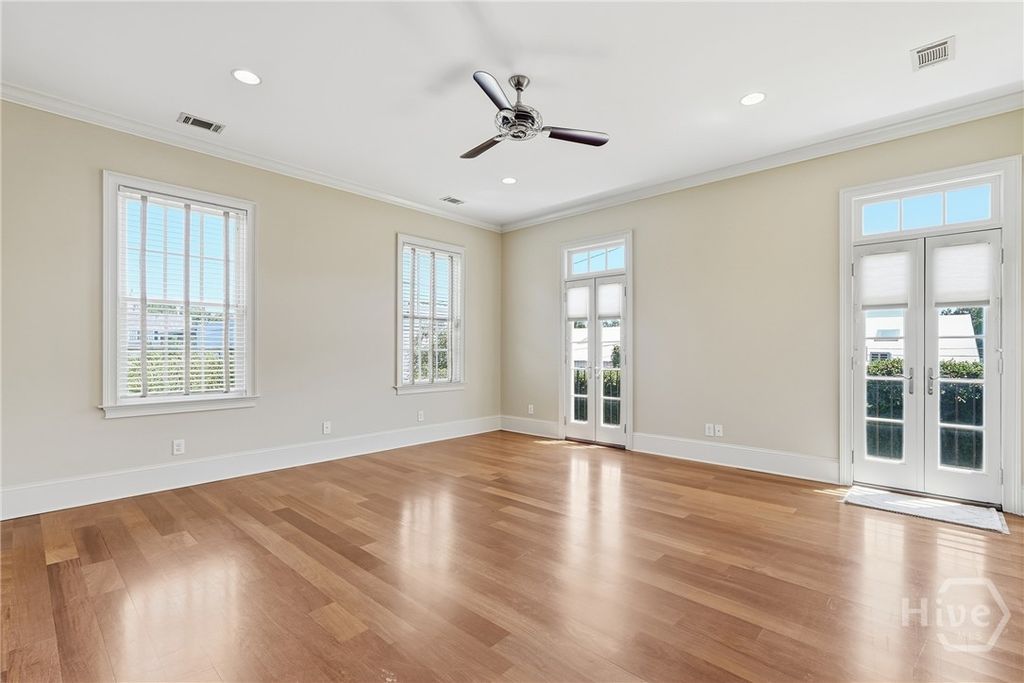 Image 24 of property listing at 464 Montgomery Street, Savannah, GA 31401