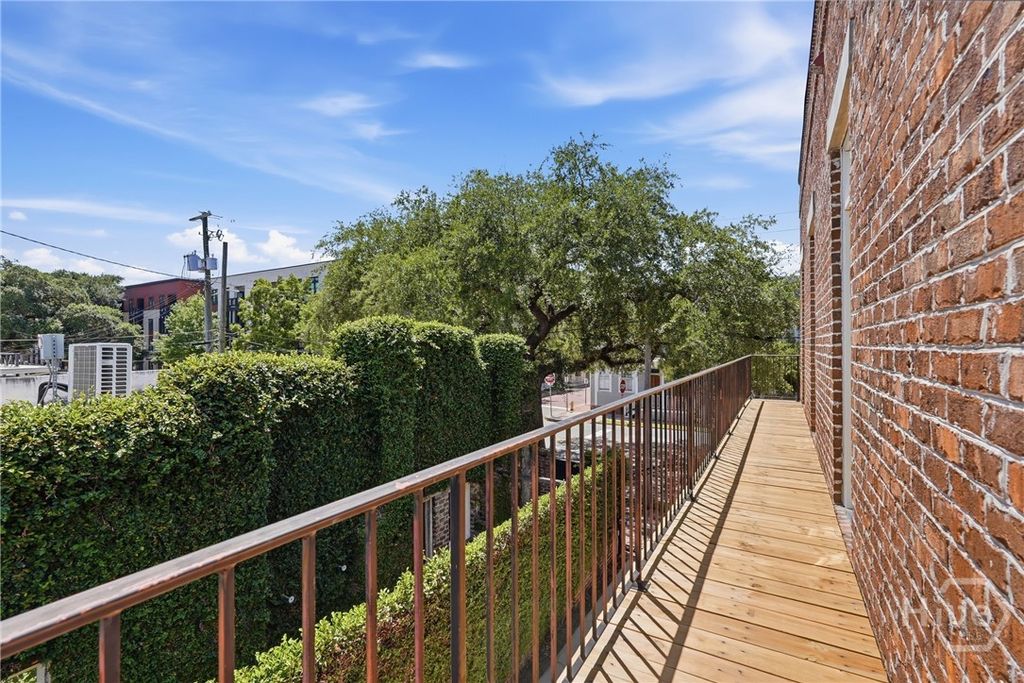 Image 31 of property listing at 464 Montgomery Street, Savannah, GA 31401