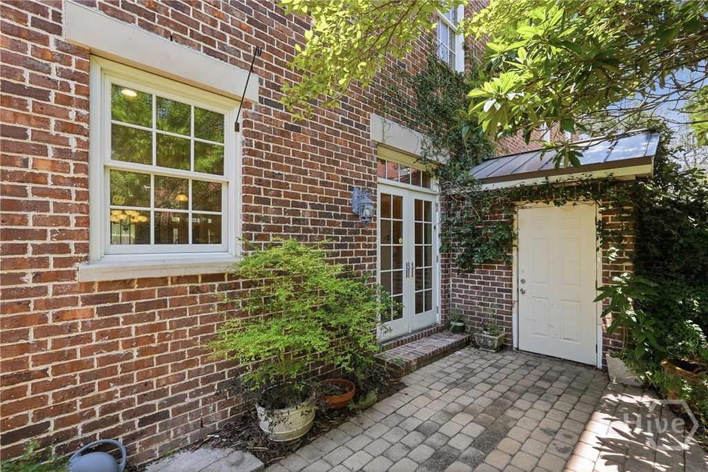 Image 32 of property listing at 464 Montgomery Street, Savannah, GA 31401