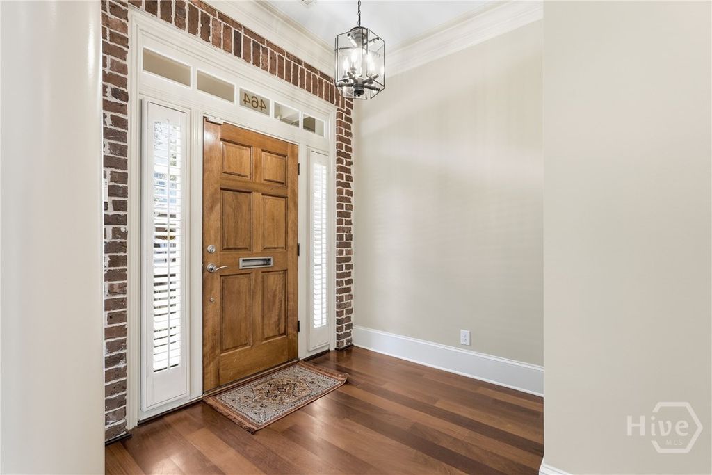 Image 7 of property listing at 464 Montgomery Street, Savannah, GA 31401
