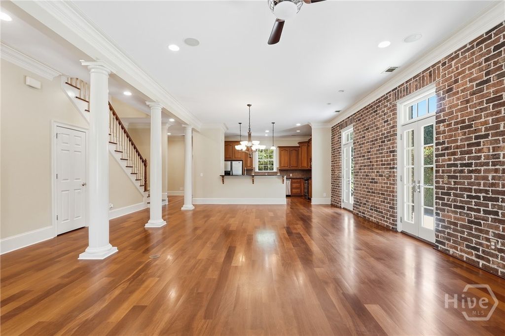 Image 8 of property listing at 464 Montgomery Street, Savannah, GA 31401