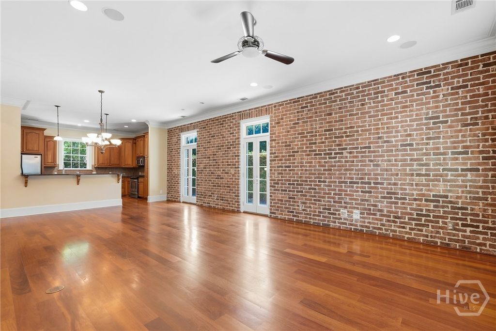 Image 9 of property listing at 464 Montgomery Street, Savannah, GA 31401