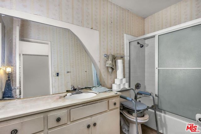 1730 Camden Avenue 207, Los Angeles, CA 90025