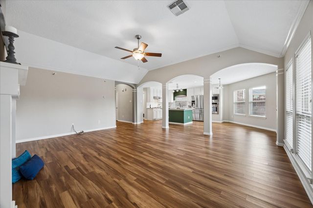 2110 Barrington Pointe Drive, League City, TX 77573