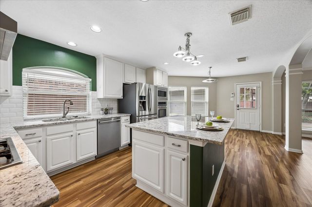 2110 Barrington Pointe Drive, League City, TX 77573