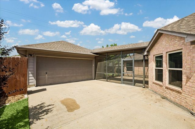 2110 Barrington Pointe Drive, League City, TX 77573