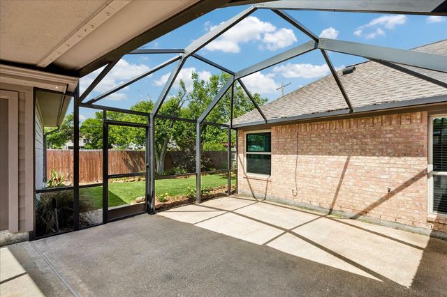 2110 Barrington Pointe Drive, League City, TX 77573