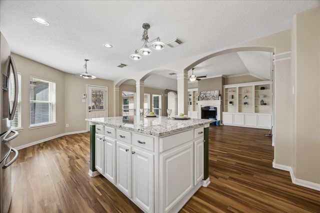 2110 Barrington Pointe Drive, League City, TX 77573