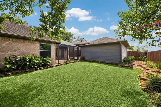 2110 Barrington Pointe Drive, League City, TX 77573