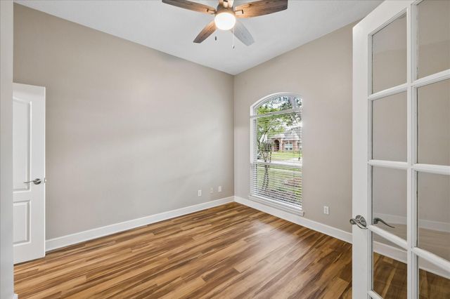 2110 Barrington Pointe Drive, League City, TX 77573