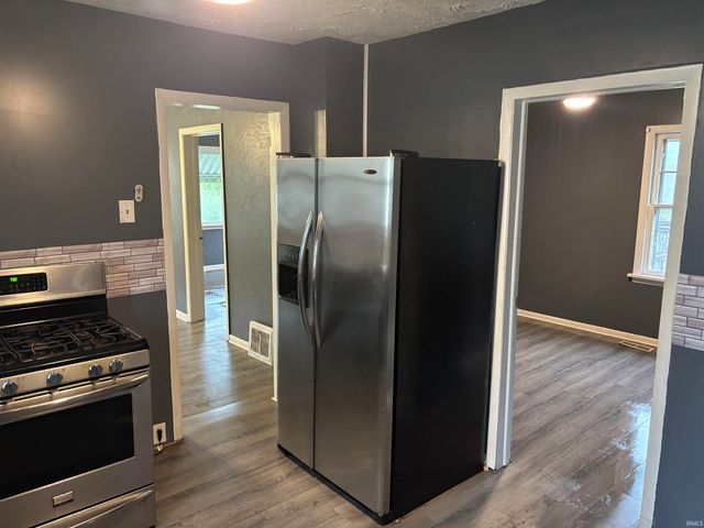 502 S 32nd Street, South Bend, IN 46615