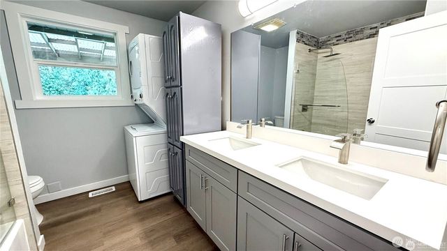 13676 197th Avenue SE, Renton, WA 98059