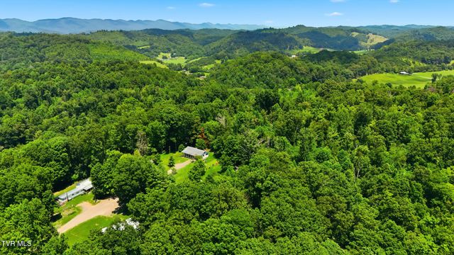 484 Carousel Pvt Drive, Kingsport, TN 37660