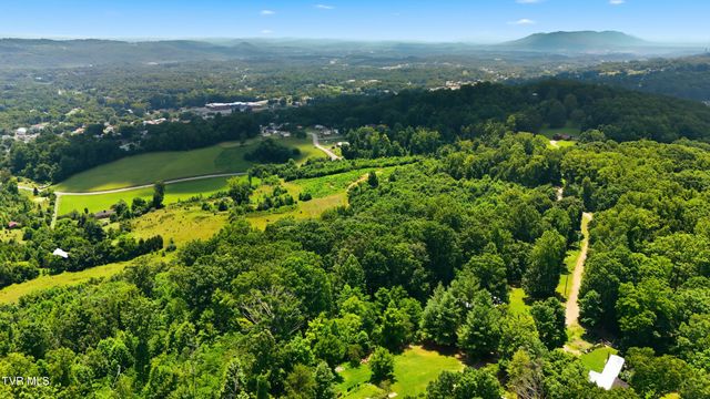 484 Carousel Pvt Drive, Kingsport, TN 37660