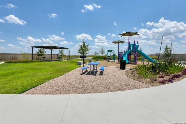 152 Yale St, Seguin, TX 78155
