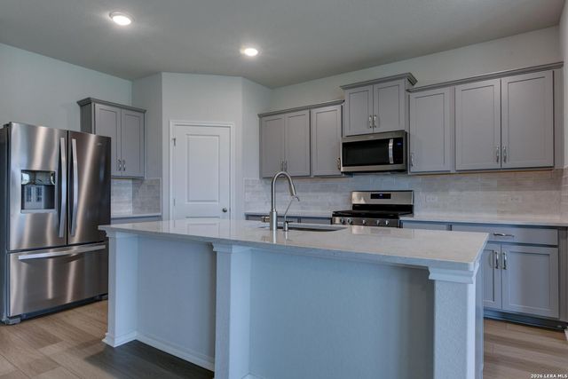 152 Yale St, Seguin, TX 78155
