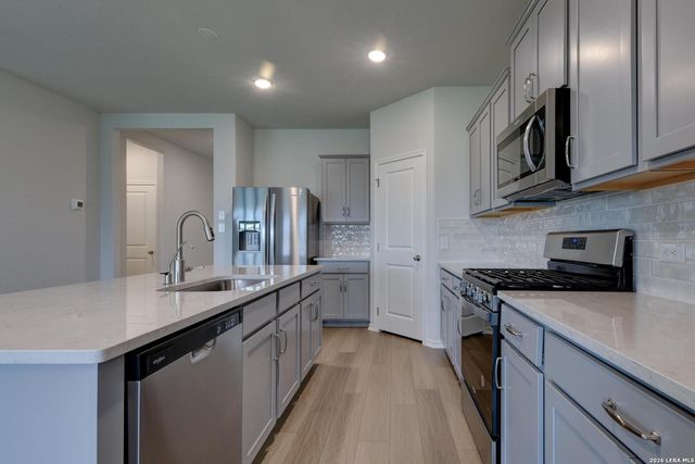 152 Yale St, Seguin, TX 78155