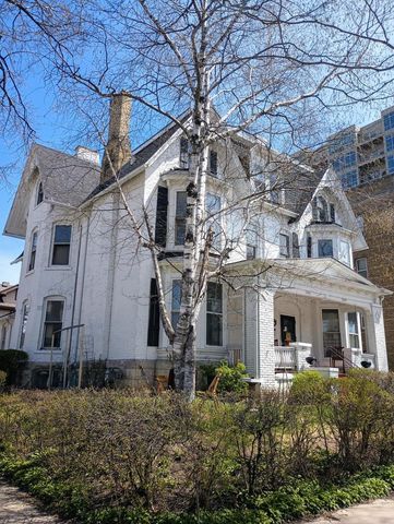 1502 E Royall PLACE #1504, Milwaukee, WI 53202