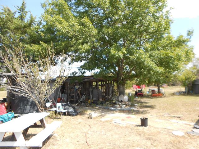 377 Crooked RD, Dale, TX 78616