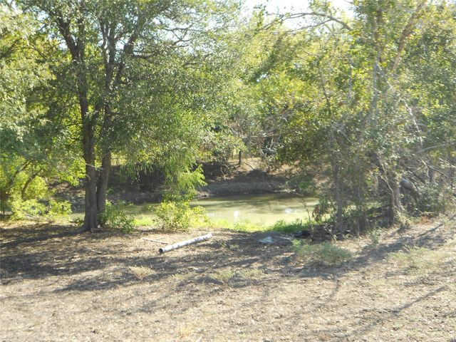 377 Crooked RD, Dale, TX 78616