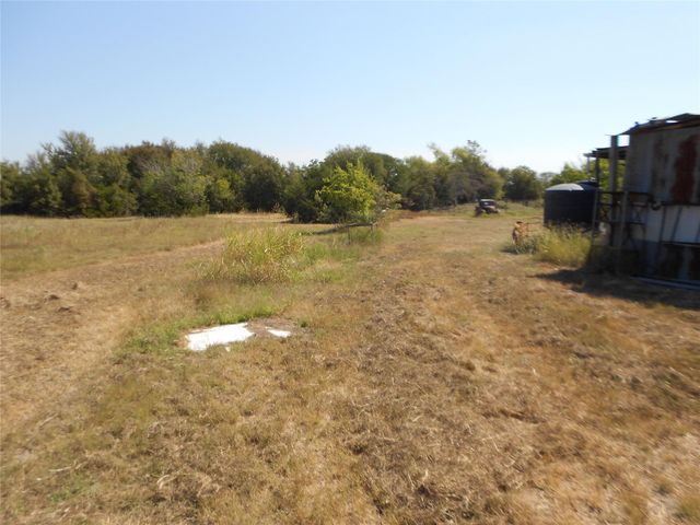 377 Crooked RD, Dale, TX 78616