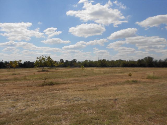 377 Crooked RD, Dale, TX 78616
