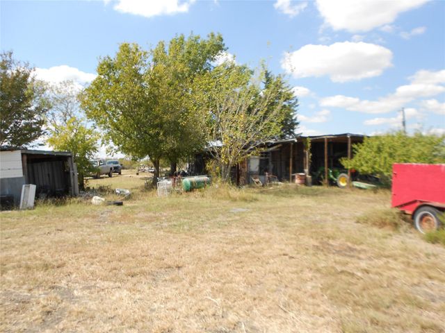 377 Crooked RD, Dale, TX 78616