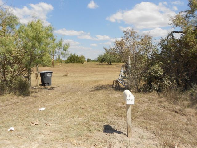 377 Crooked RD, Dale, TX 78616