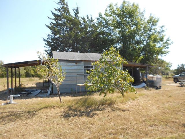 377 Crooked RD, Dale, TX 78616