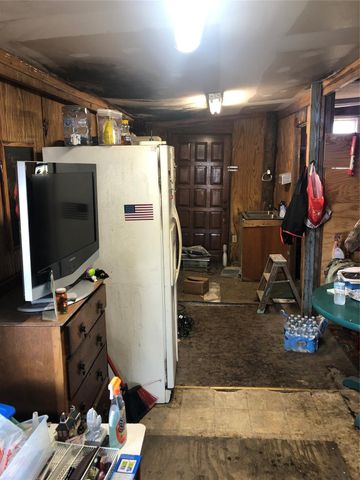 377 Crooked RD, Dale, TX 78616