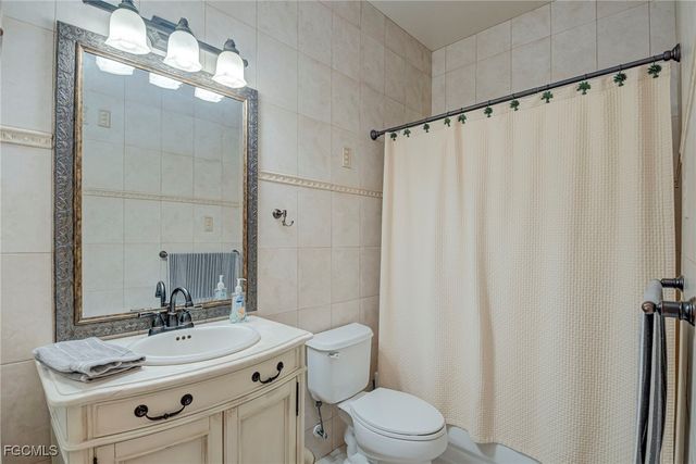 2226 Carnaby CT, Lehigh Acres, FL 33973