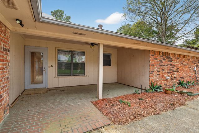 2422 Somersworth Drive, Shreveport, LA 71118