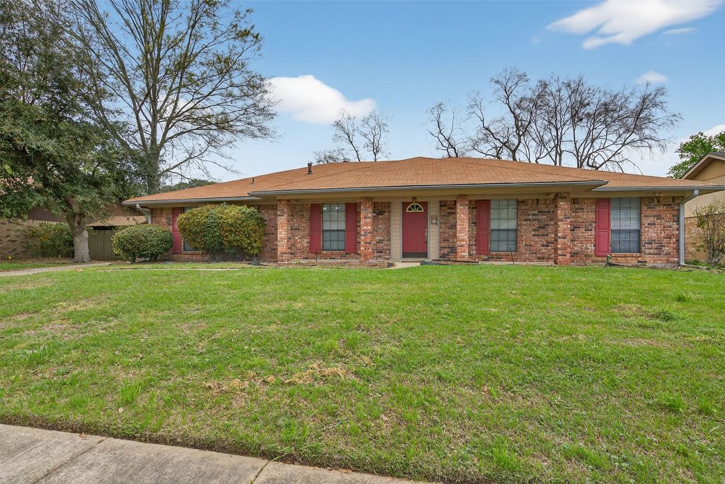 2422 Somersworth Drive, Shreveport, LA 71118