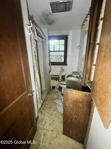 434 N Greenbush Road, North Greenbush, NY 12144