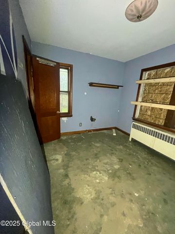 434 N Greenbush Road, North Greenbush, NY 12144