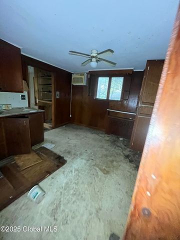 434 N Greenbush Road, North Greenbush, NY 12144