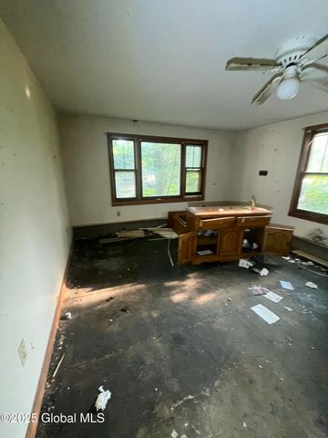 434 N Greenbush Road, North Greenbush, NY 12144