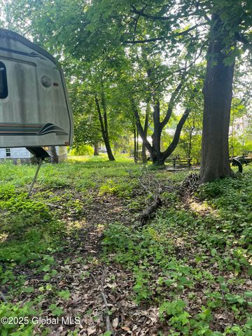 434 N Greenbush Road, North Greenbush, NY 12144