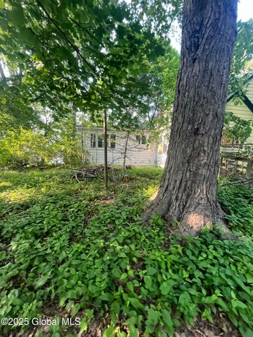 434 N Greenbush Road, North Greenbush, NY 12144