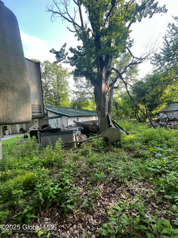 434 N Greenbush Road, North Greenbush, NY 12144