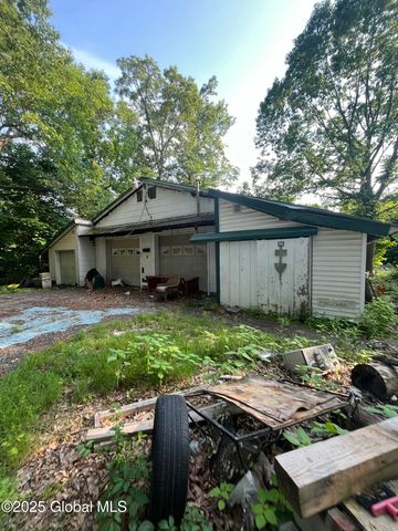 434 N Greenbush Road, North Greenbush, NY 12144