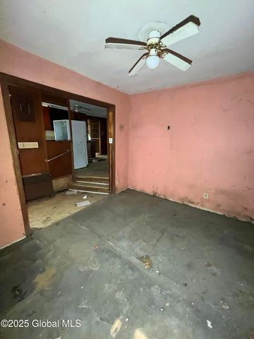 434 N Greenbush Road, North Greenbush, NY 12144