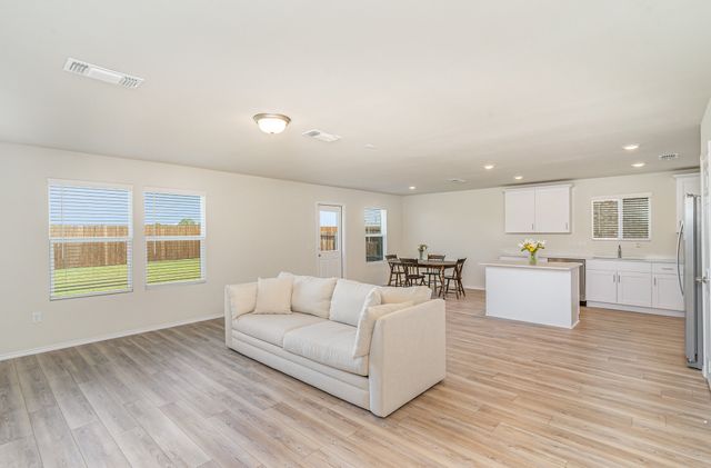504 S Hopson Street, Van Alstyne, TX 75495