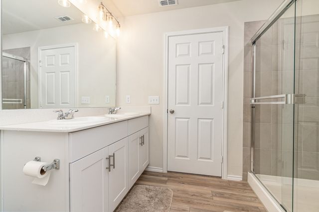 504 S Hopson Street, Van Alstyne, TX 75495