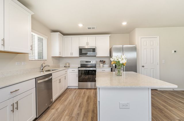 504 S Hopson Street, Van Alstyne, TX 75495