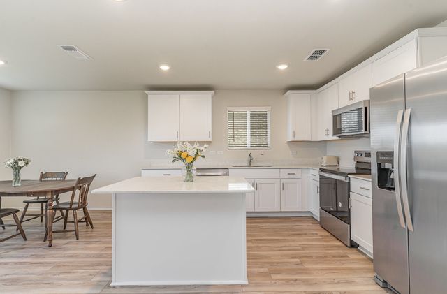 504 S Hopson Street, Van Alstyne, TX 75495