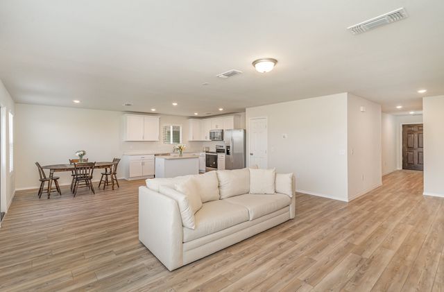 504 S Hopson Street, Van Alstyne, TX 75495